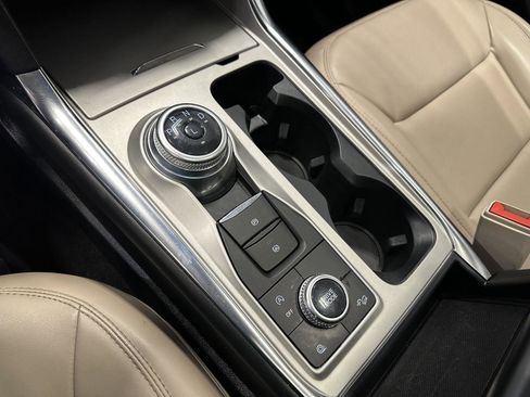 Used 2021 Ford Explorer XLT w/ Equipment Group 202A image 27