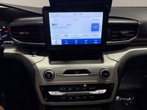 Used 2022 Ford Explorer XLT w/ Equipment Group 202A AWD/4WD image 42
