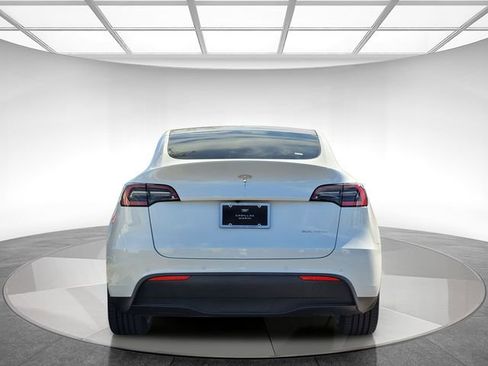 Used 2021 Tesla Model Y Long Range AWD/4WD image 5