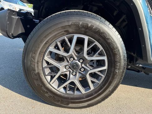 Used 2025 Jeep Wrangler Unlimited Sahara AWD/4WD image 24