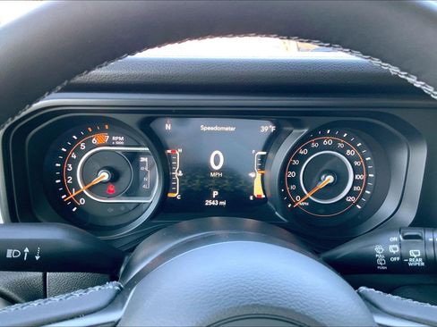 Certified 2025 Jeep Wrangler Willys image 23