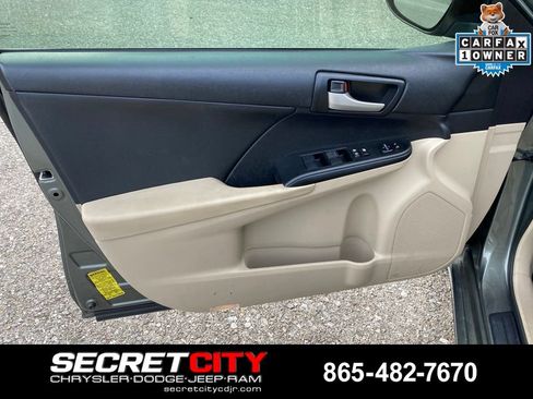 Used 2014 Toyota Camry LE FWD image 13