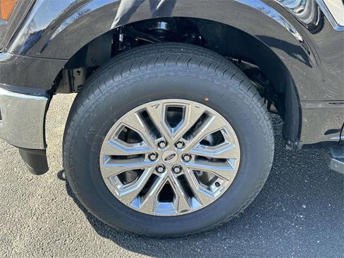 New 2025 Ford F150 Lariat w/ Equipment Group 501A Mid image 9