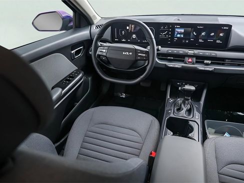 Used 2025 Kia K4 EX image 29
