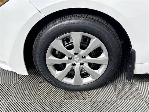 Certified 2025 Toyota Corolla LE image 4