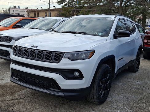 New 2026 Jeep Compass Latitude image 3