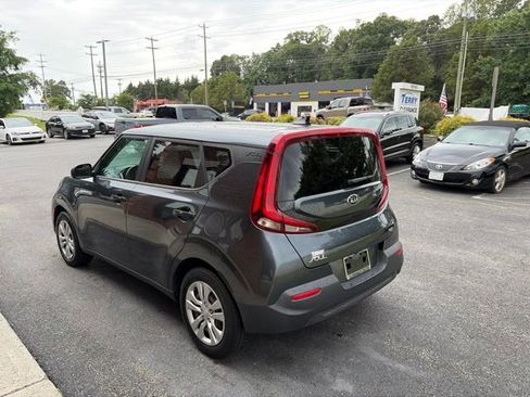 Used 2020 Kia Soul LX FWD image 3
