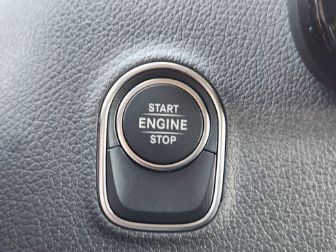 Used 2025 Mercedes-Benz Sprinter 2500 image 14