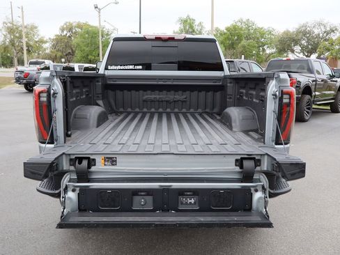 Used 2024 GMC Sierra 2500 AT4X image 28