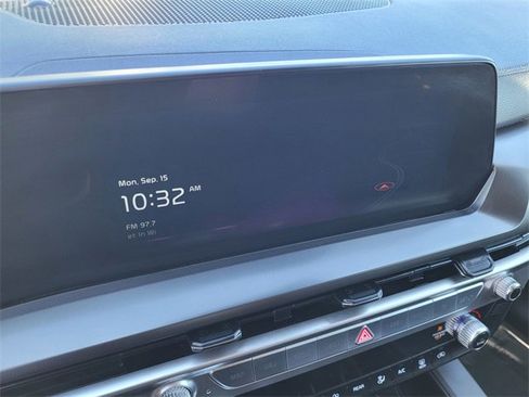 Used 2024 Kia Telluride LX image 11