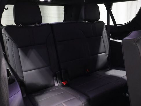 Used 2021 Chevrolet Suburban RST AWD/4WD image 23