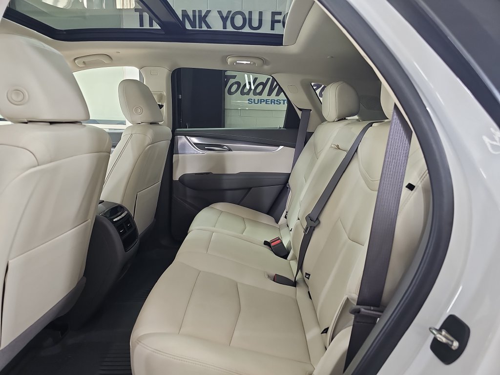 Used 2024 Cadillac XT5 Premium Luxury w/ LPO, Floor Liner Package AWD/4WD image 18