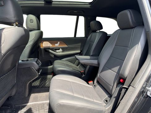 Used 2022 Mercedes-Benz GLS 450 4MATIC image 16