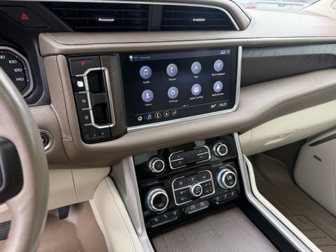 Used 2021 GMC Yukon XL Denali w/ Denali Ultimate Package RWD image 19