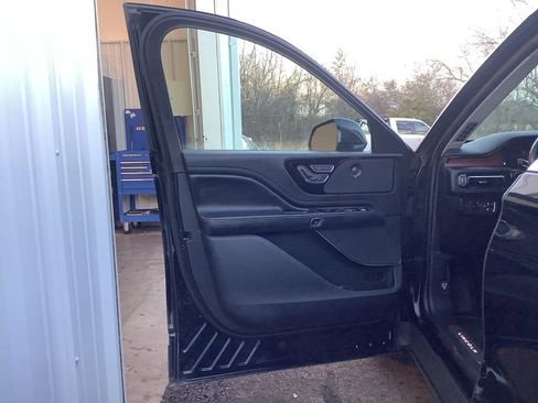 Used 2020 Lincoln Aviator Reserve w/ Elements Package Plus image 22