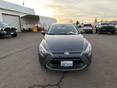 Used 2018 Toyota Yaris iA image 5