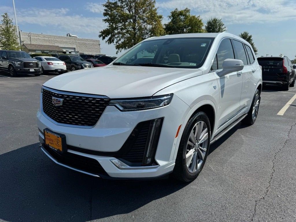 Used 2024 Cadillac XT6 Premium Luxury w/ Technology Package AWD/4WD image 8