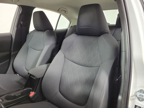 Used 2021 Toyota Corolla LE FWD image 20