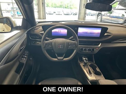 Used 2024 Buick Envista Preferred w/ Convenience II Package FWD image 2