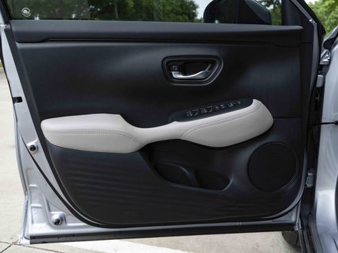 Used 2026 Honda HR-V LX image 37