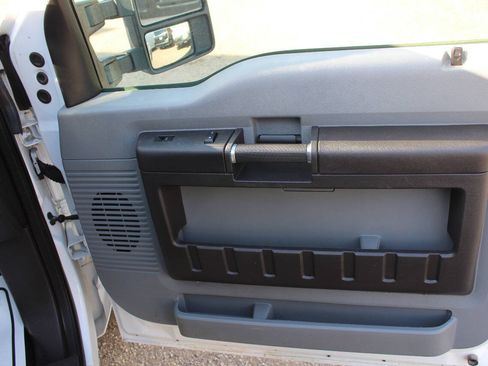 Used 2015 Ford F250 XL w/ Power Equipment Group AWD/4WD image 22