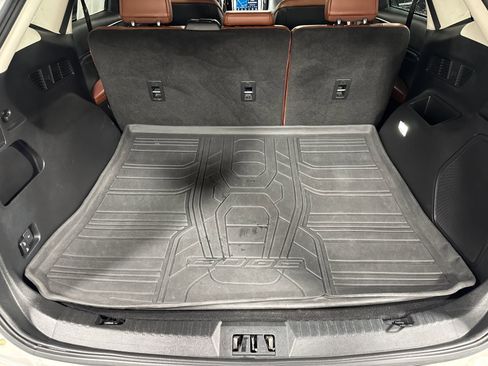 Used 2018 Ford Edge Titanium w/ Equipment Group 302A AWD/4WD image 34