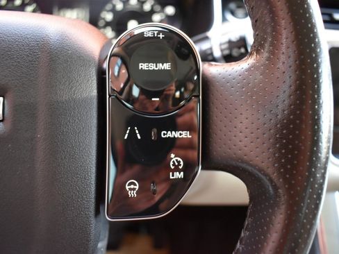 Used 2018 Land Rover Range Rover Sport HSE AWD/4WD image 24