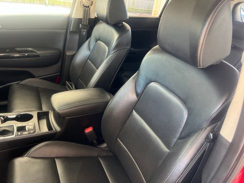 Used 2022 Kia Sportage EX w/ EX Technology Package AWD/4WD image 4