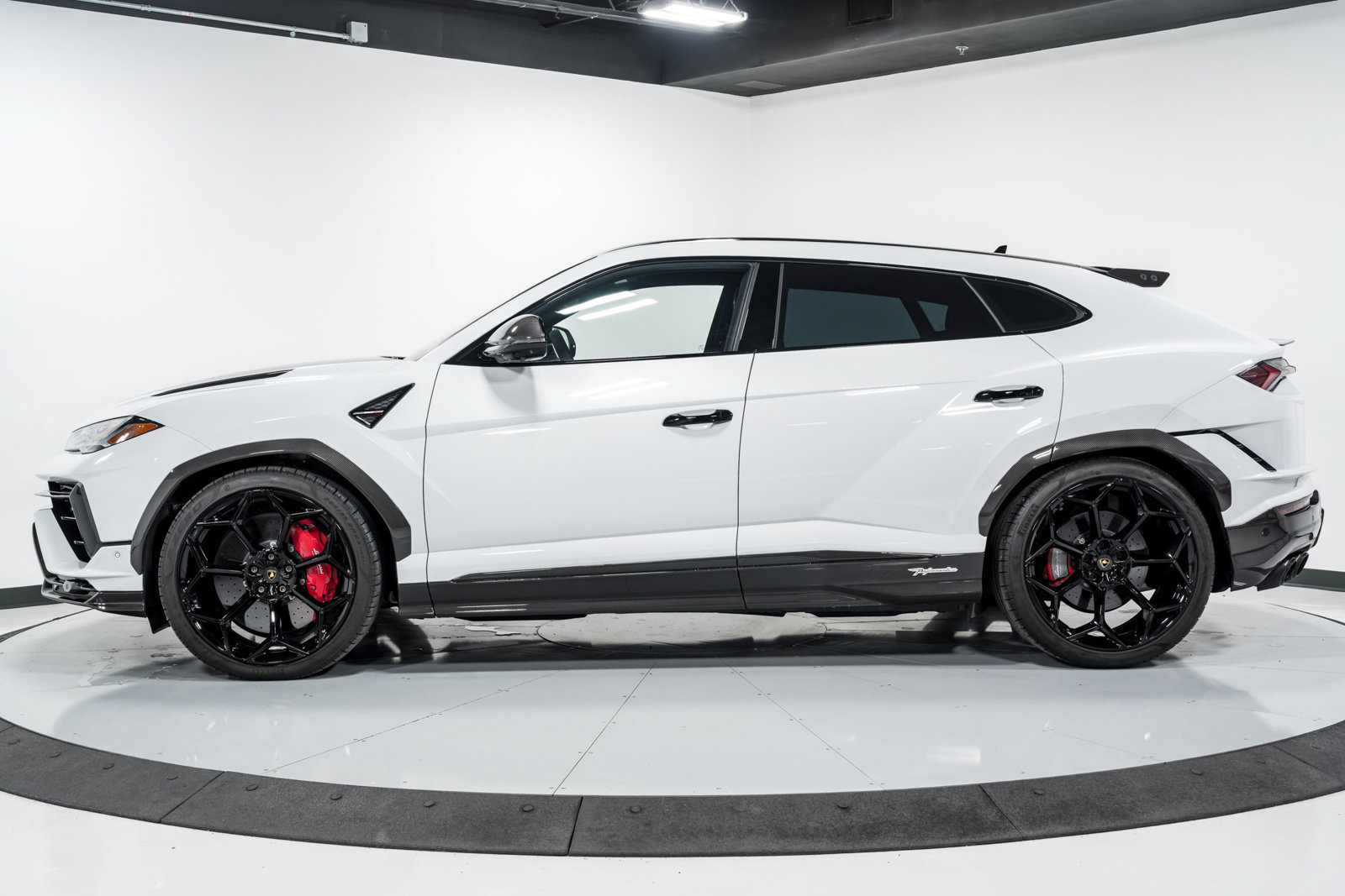 Used 2024 Lamborghini Urus Performante AWD/4WD image 6