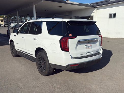 Used 2023 GMC Yukon SLT w/ SLT Premium Package image 5