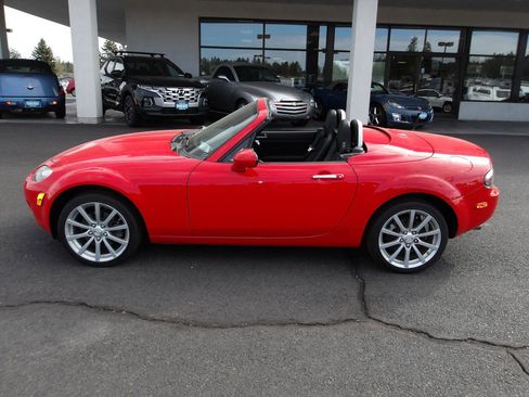 Used 2008 MAZDA MX-5 Miata Grand Touring w/ Premium Pkg RWD image 10
