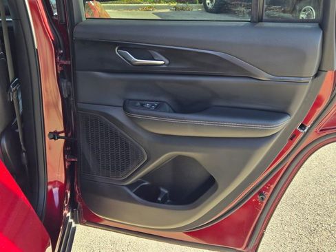 Certified 2024 Jeep Grand Cherokee Altitude image 8