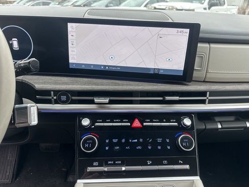 Used 2024 Hyundai Santa Fe Limited image 17