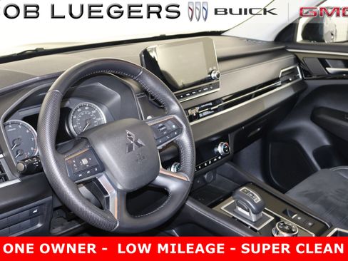 Used 2022 Mitsubishi Outlander SE image 10