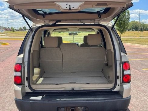 Used 2007 Ford Explorer XLT AWD/4WD image 30