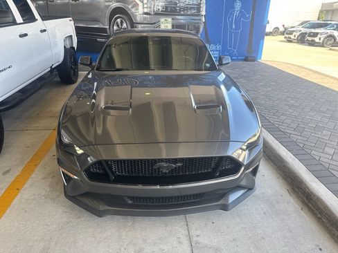 Used 2021 Ford Mustang GT RWD image 2