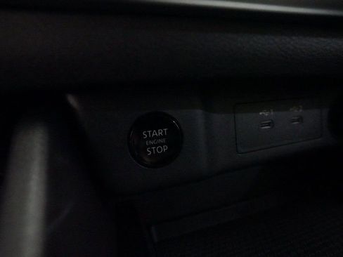 Certified 2024 Nissan Rogue SV image 32