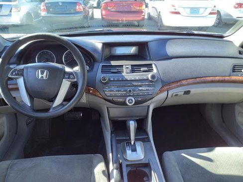 Used 2011 Honda Accord EX image 9