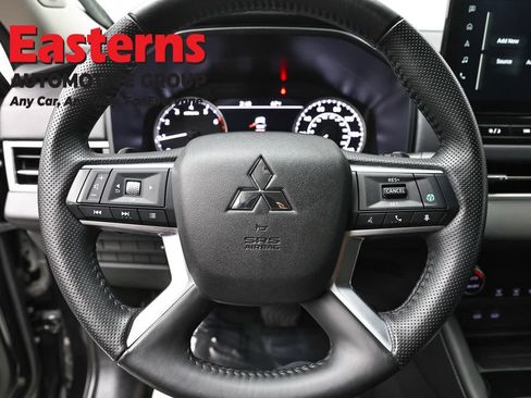 Used 2025 Mitsubishi Outlander SE AWD/4WD image 10