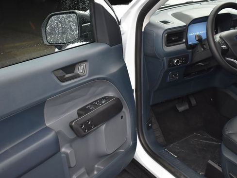 New 2025 Ford Maverick Lariat w/ Black Appearance Package image 21