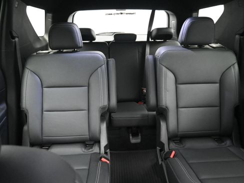 Used 2026 Chevrolet Traverse LT w/ Driver Confidence Package FWD image 25