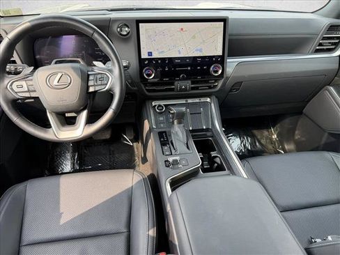 Used 2024 Lexus GX 550 w/ Accessory Package (Z1) AWD/4WD image 22