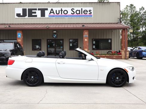 Used 2011 BMW 335i Convertible RWD image 14