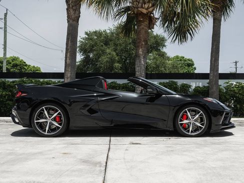 Used 2022 Chevrolet Corvette Stingray Premium Conv w/ Z51 Performance Package RWD image 9