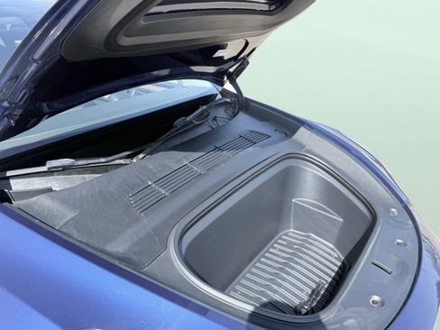 Used 2023 Tesla Model Y Performance image 18