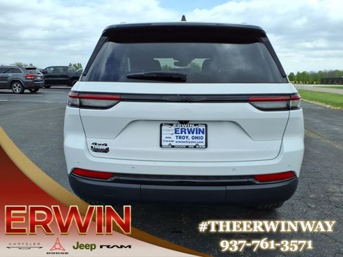 Certified 2024 Jeep Grand Cherokee Altitude image 6