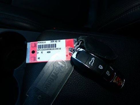 Used 2024 Porsche Macan w/ Premium Plus Package image 21