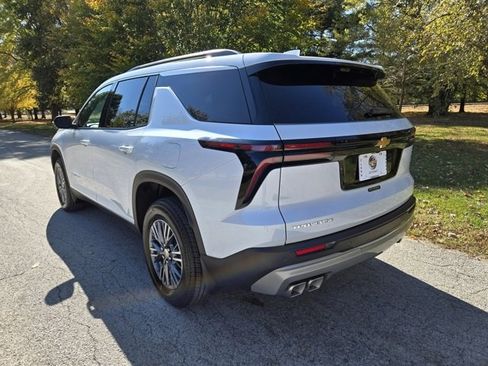 New 2026 Chevrolet Traverse LT w/ Driver Confidence Package image 3