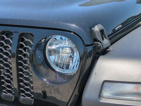Used 2024 Jeep Wrangler Unlimited Sport AWD/4WD image 6