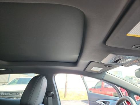 Used 2024 Chevrolet Equinox EV LT image 17